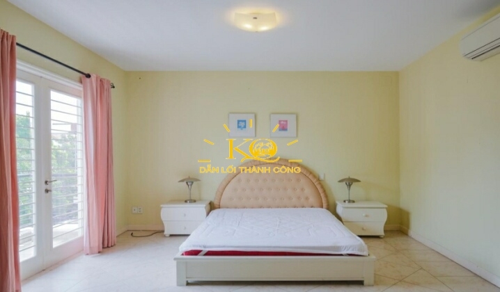 Không gian phòng ngủ thoáng tạo cảm giác thư giản cho gia chủ. Không gian phòng ngủ thoáng tạo cảm giác thư giản cho gia chủ.