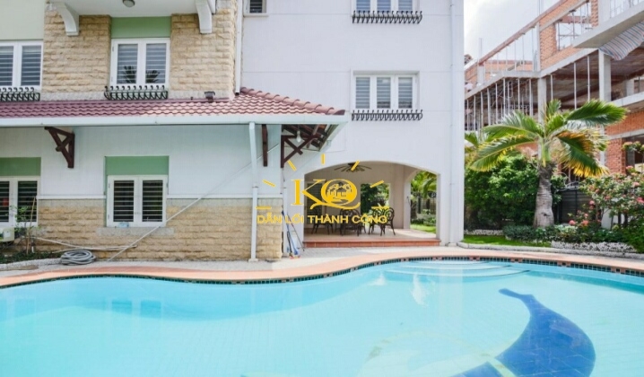 Hồ bơi rộng, sạch sẽ. Hồ bơi rộng, sạch sẽ.