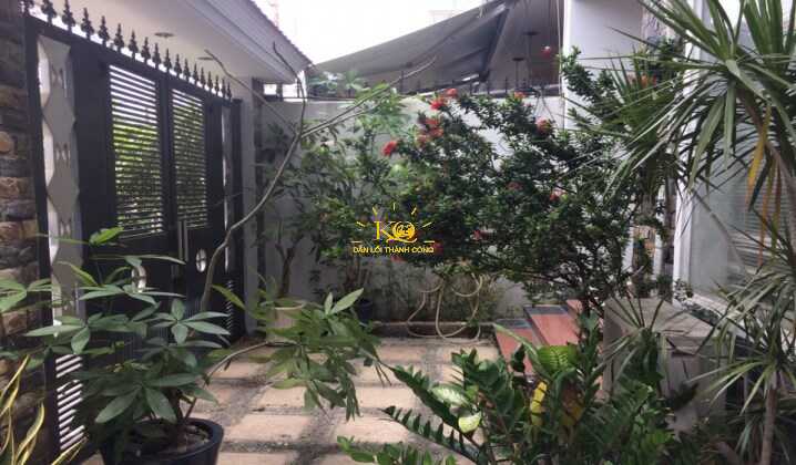 Không gian sân vườn. Không gian sân vườn.