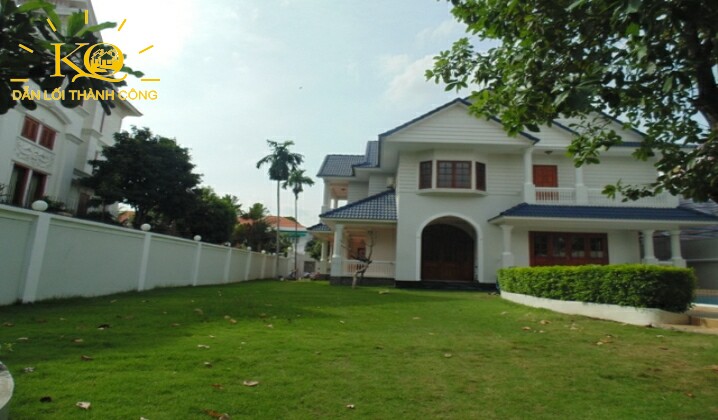 Nhà có sân vườn rộng Nhà có sân vườn rộng