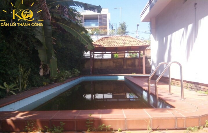 Hồ bơi trước nhà Hồ bơi trước nhà