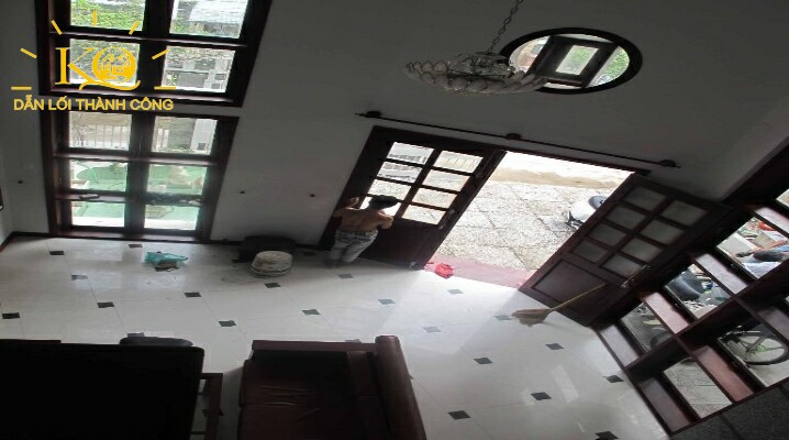 bên trong căn nhà bên trong căn nhà