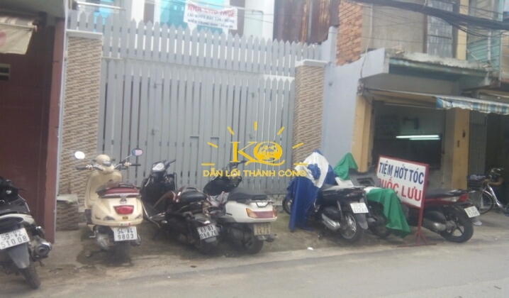 Phía trước nhà cho thuê đường Phan Văn Hân Phía trước nhà cho thuê đường Phan Văn Hân