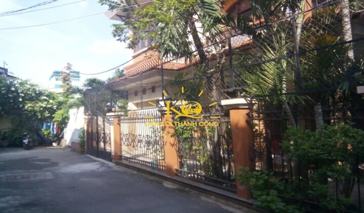 Đường trước nhà rộng Đường trước nhà rộng