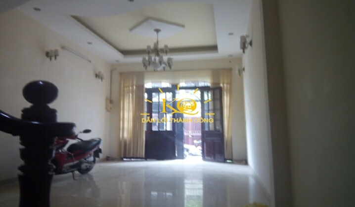 Khuôn viên trong nhà Khuôn viên trong nhà