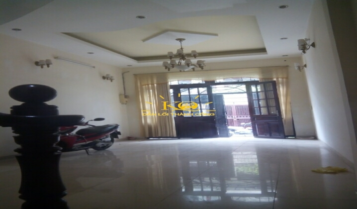 Không gian trong nhà rộng rãi, thoáng mát Không gian trong nhà rộng rãi, thoáng mát