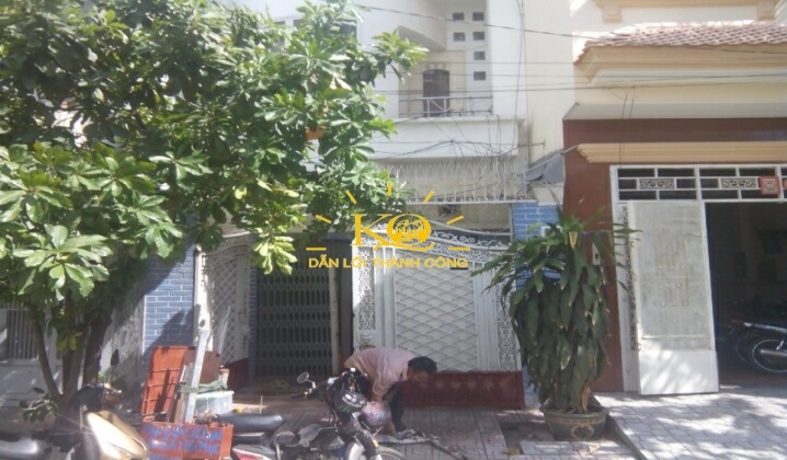 Khuôn viên quanh nhà Khuôn viên quanh nhà