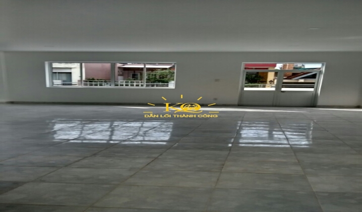 Diện tích trống lầu 1 Diện tích trống lầu 1