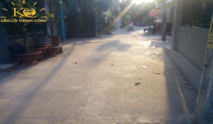 Một đoạn đường trước nhà Một đoạn đường trước nhà