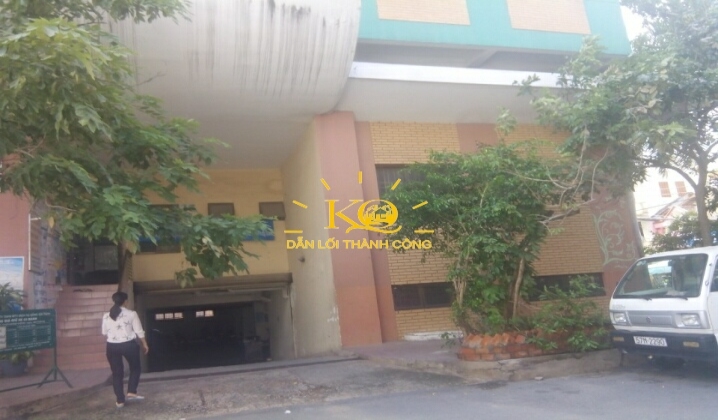 Mặt trước nhà Mặt trước nhà