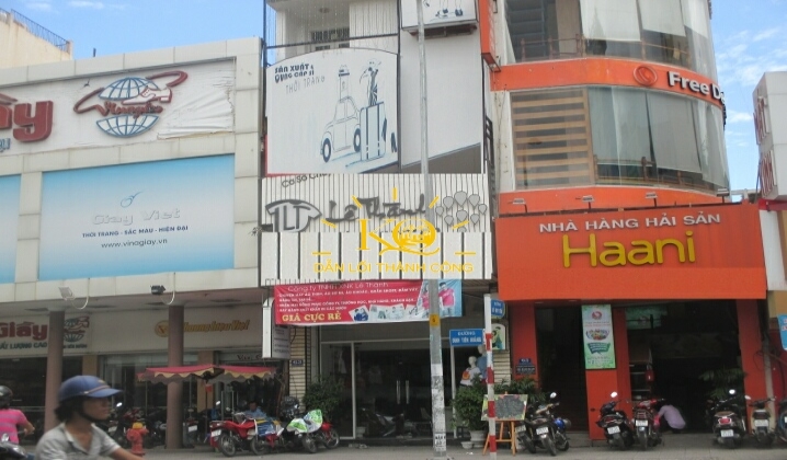 Không gian quanh nhà Không gian quanh nhà