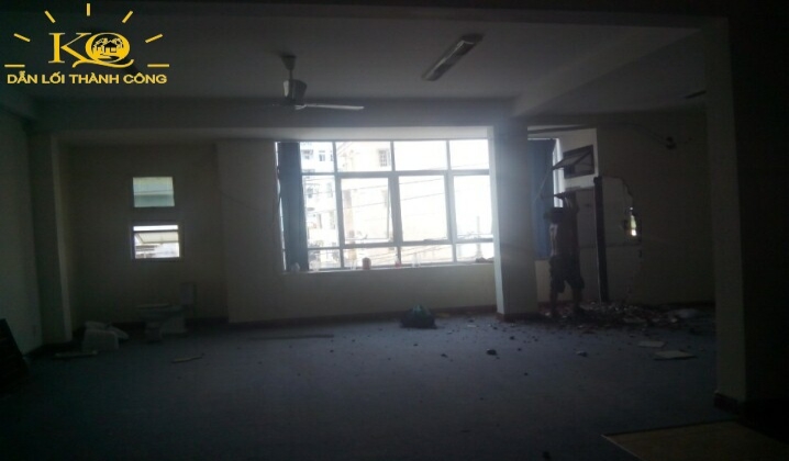 Diện tích phòng rộng, có thể ngăn ra làm văn phòng Diện tích phòng rộng, có thể ngăn ra làm văn phòng