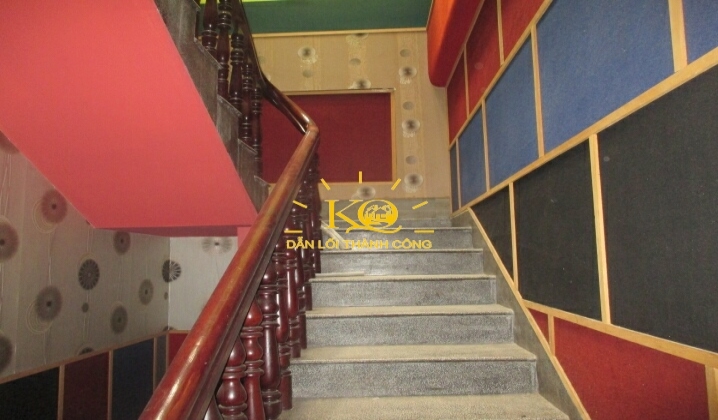 Cầu thang bên trong nhà Cầu thang bên trong nhà