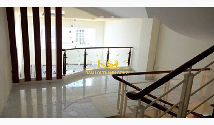 Không gian tầng lầu Không gian tầng lầu