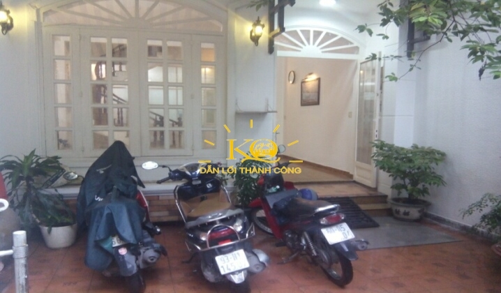 Sân trước nhà rộng Sân trước nhà rộng