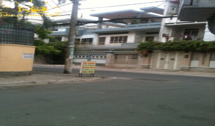 Một đoạn đường trước nhà Một đoạn đường trước nhà