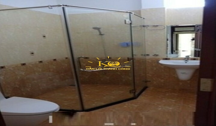 Nhà vệ sinh hiện đại, sạch sẽ Nhà vệ sinh hiện đại, sạch sẽ