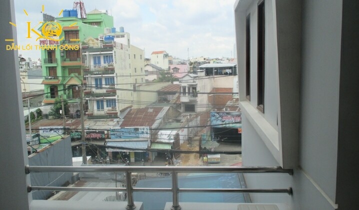 Bancon nhìn ra bên ngoài Bancon nhìn ra bên ngoài