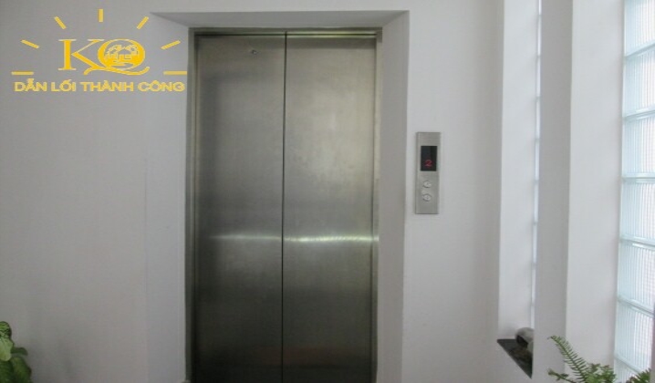 Thang máy hiện đại. Thang máy hiện đại.