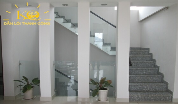 Cầu thang bộ sang trọng, sạch sẽ Cầu thang bộ sang trọng, sạch sẽ