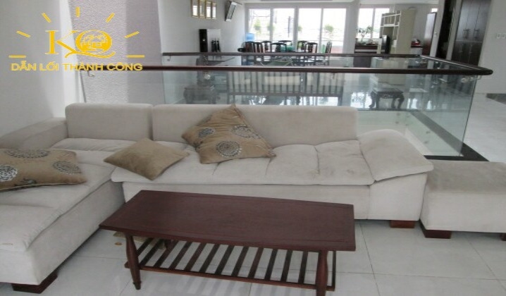 Tầng lầu thoáng mát, rộng. Tầng lầu thoáng mát, rộng.