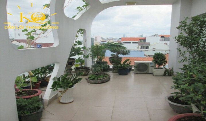 Sân thượng rộng, view đẹp, nhiều cây xanh. Sân thượng rộng, view đẹp, nhiều cây xanh.