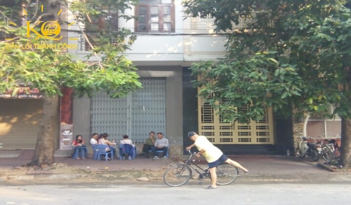 Bên ngoài thiết kế đẹp, dạng văn phòng Bên ngoài thiết kế đẹp, dạng văn phòng