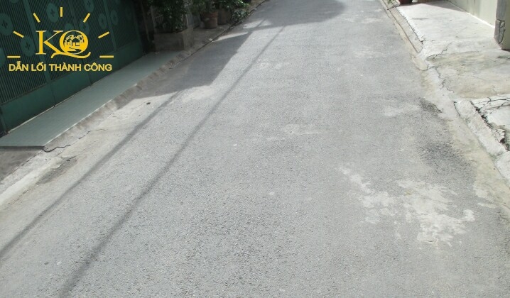 Đường vào nhà rộng xe ra vào thuận tiện, sạch sẽ. Đường vào nhà rộng xe ra vào thuận tiện, sạch sẽ.