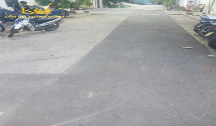 Đường vào nhà sạch, an ninh, có chỗ đậu xe ô tô bên ngoài. Đường vào nhà sạch, an ninh, có chỗ đậu xe ô tô bên ngoài.