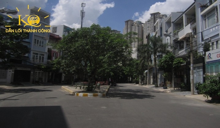 Có đường đi thuận tiện, rộng rãi và không gây kẹt xe Có đường đi thuận tiện, rộng rãi và không gây kẹt xe