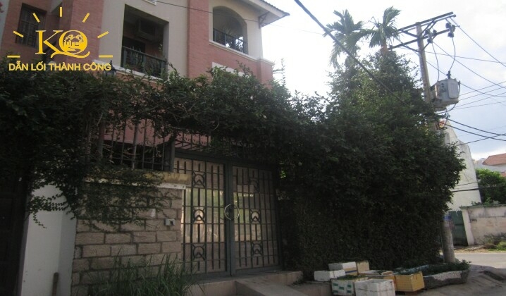 Phía trước nhà nguyên căn cho thuê quận Bình Thạnh đường D2 có diện tích rộng rãi, thông thoáng Phía trước nhà nguyên căn cho thuê quận Bình Thạnh đường D2 có diện tích rộng rãi, thông thoáng