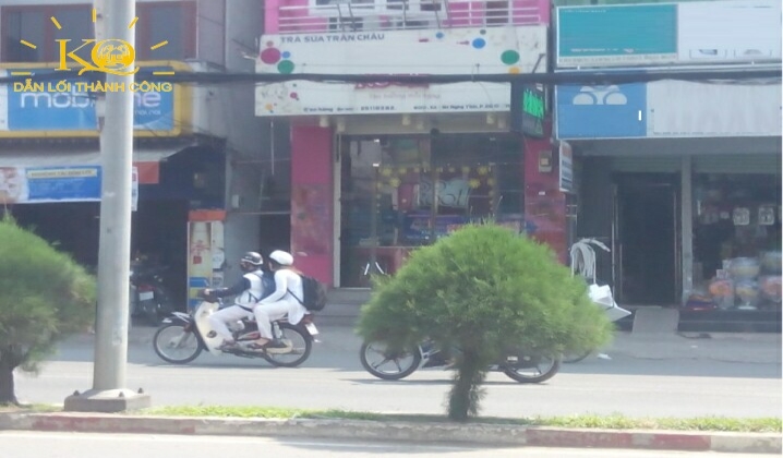 Không gian quanh nhà Không gian quanh nhà