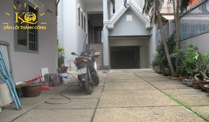 Khuôn viên nhà thoáng mát. Khuôn viên nhà thoáng mát.