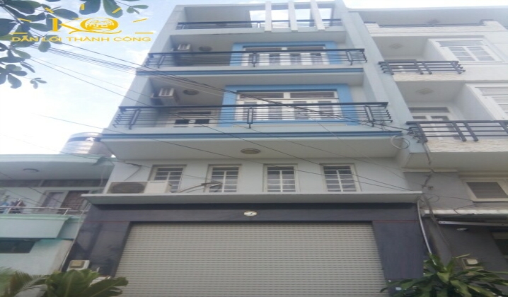 Nhìn từ bên ngoài thiết kế đẹp, sang trọng Nhìn từ bên ngoài thiết kế đẹp, sang trọng