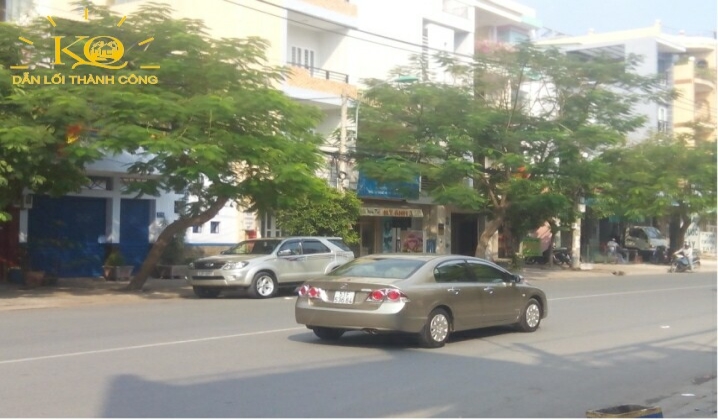 Đoạn đường trước nhà Đoạn đường trước nhà