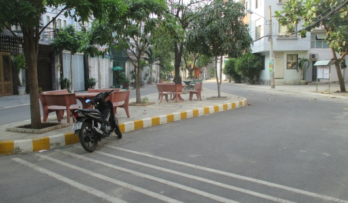 Có đường đi thuận tiện, rộng rãi và không gây kẹt xe Có đường đi thuận tiện, rộng rãi và không gây kẹt xe