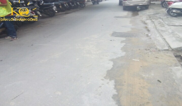 Con đường trước nhà Con đường trước nhà