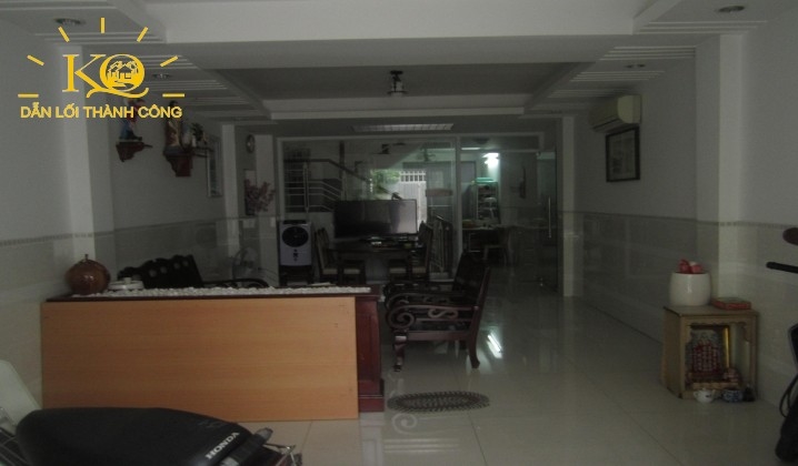 phòng khách rộng thoáng. Phòng khách rộng thoáng.