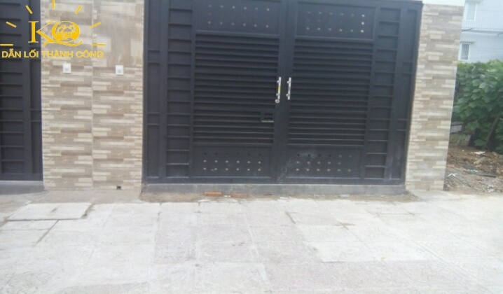 Khuôn viên trước nhà thông thoáng Khuôn viên trước nhà thông thoáng