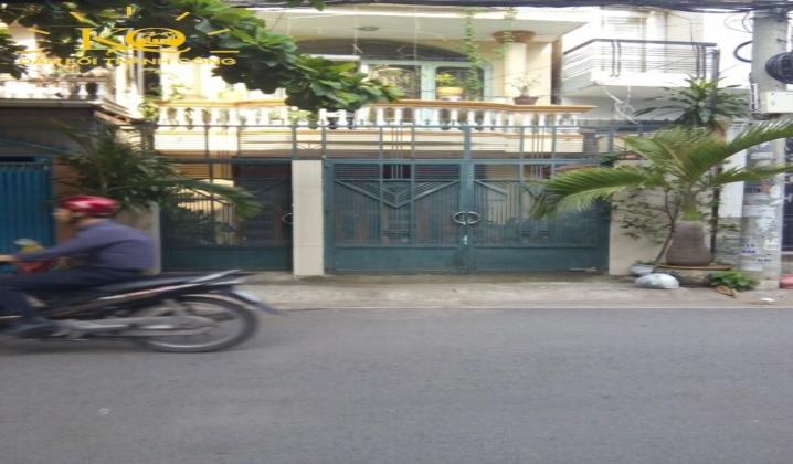 Bên ngoài thiết kế đẹp, có sân rộng rãi, thoáng mát. Bên ngoài thiết kế đẹp, có sân rộng rãi, thoáng mát.