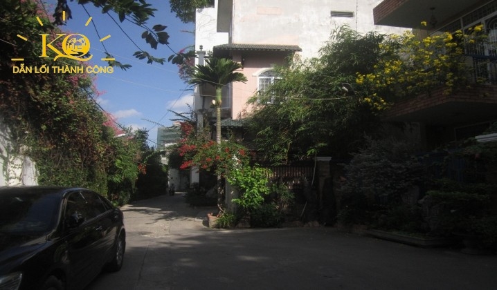 Có đường đi thuận tiện, rộng rãi và không gây kẹt xe Có đường đi thuận tiện, rộng rãi và không gây kẹt xe