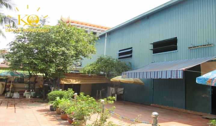 sân cầu lông gần nhà. sân cầu lông gần nhà.