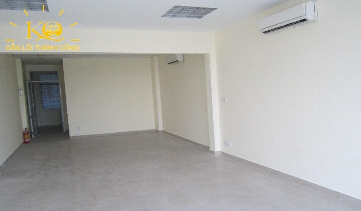 Phòng bên trong nhà ánh sáng đầy đủ Phòng bên trong nhà ánh sáng đầy đủ