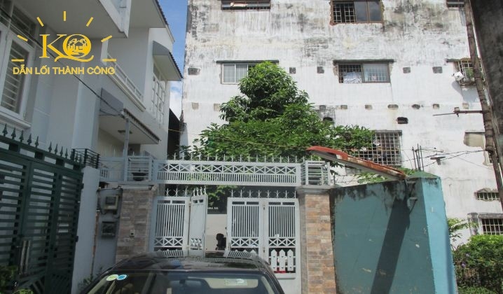 Mặt trước của căn nhà rộng, thoáng. Mặt trước của căn nhà rộng, thoáng.