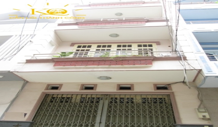 Nhìn từ bên ngoài, thiết kế đẹp, cổng tường kiên cố. Nhìn từ bên ngoài, thiết kế đẹp, cổng tường kiên cố.