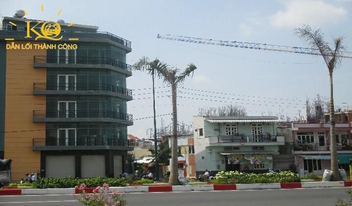 Đường rộng giao thông thuận tiện. Đường rộng giao thông thuận tiện.