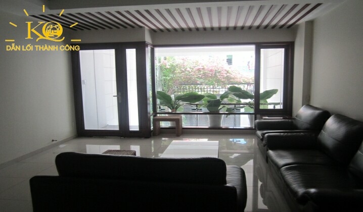 Tầng lững thoáng mát, ánh sáng đầy đủ Tầng lững thoáng mát, ánh sáng đầy đủ