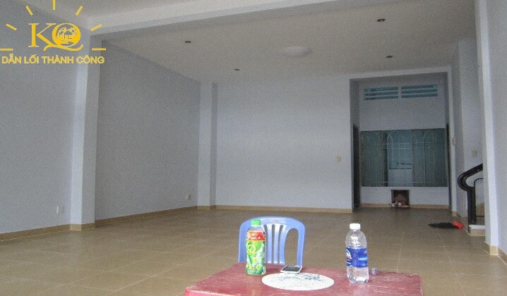 Một góc của căn phòng, đầy đủ ánh sáng Con đường trước nhà