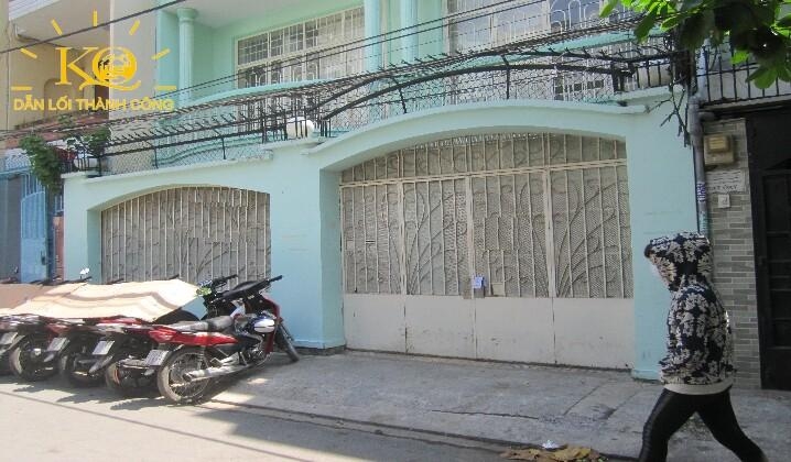 Trước mặt nhà, không gian rộng Trước mặt nhà, không gian rộng