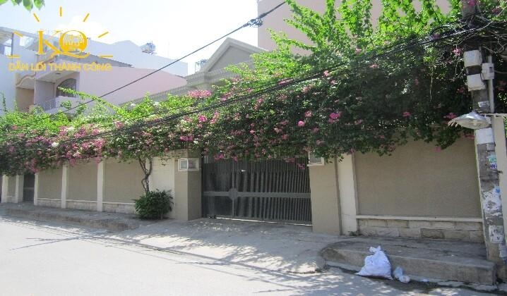 Mặt tiền không gian rộng, xanh mát, yên tĩnh.  Mặt tiền không gian rộng, xanh mát, yên tĩnh.